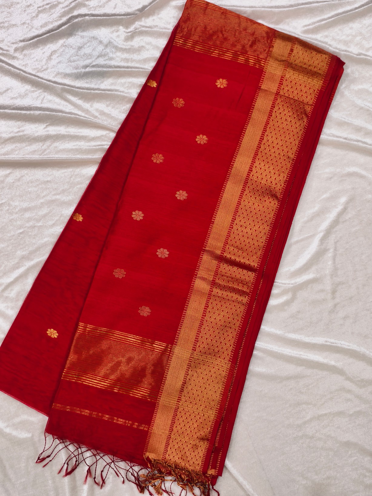 Handloom Maheshwari Saree - Image 2